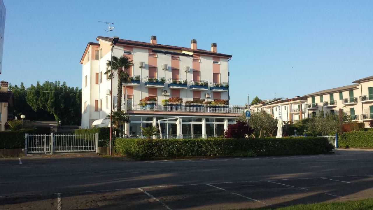 Hotel Cristallo Peschiera del Garda Exterior foto